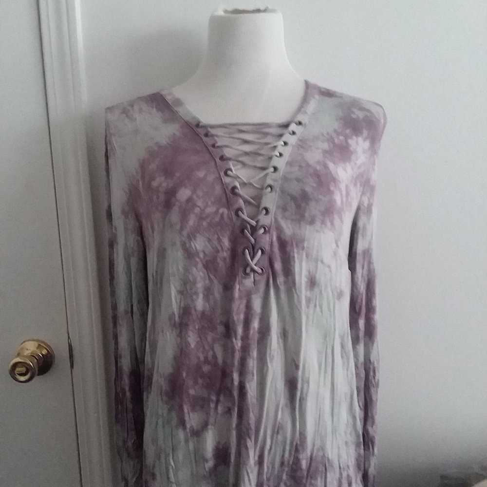 American Eagle Outfitters Long Sleeve T